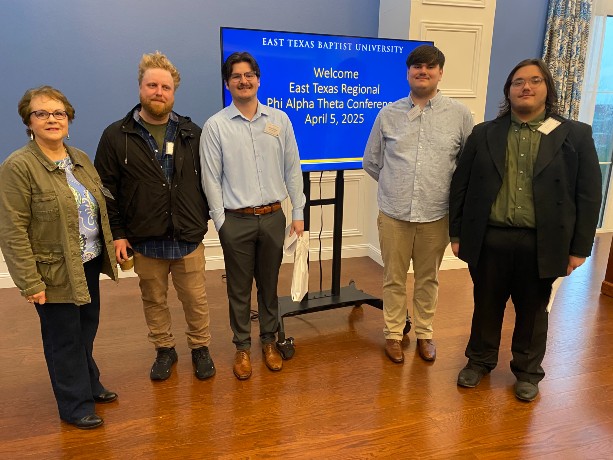 Group of students with faculty at PAT History Conference